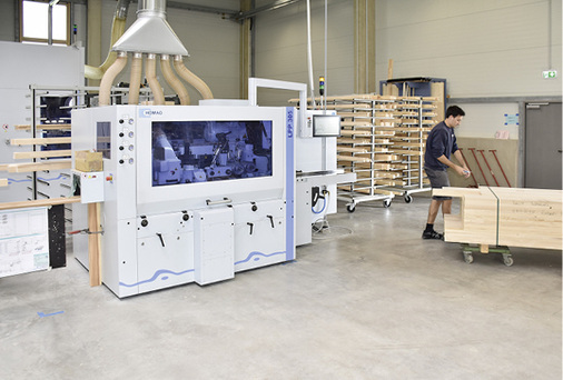 



Nestle zählt auch bei der neuen Homag-Hobelmaschine zu den ersten Kunden. Seit Januar ist hier die neue Mouldteq M-300 mit fünf Spindeln im Einsatz. 

