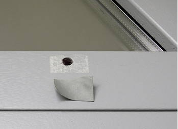 



Im Unverstand zugeklebte Glasfalzentwässerung
