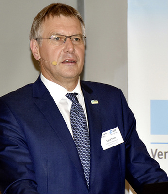 <p>
</p>

<p>
Verbandspräsident Detlef Timm sprach in seinem Impulsreferat über „Erfolg durch gut abgestimmte Aufträge“.
</p> - © Foto: Daniel Mund / GLASWELT

