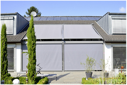 



Das gesamte Glashaus lässt sich dank der dazugehörigen Markisen verschatten.
