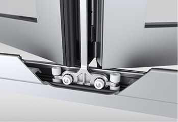 



Die oberhalb des wasserführenden Bereichs liegenden Laufrollen sind geräusch- und verschleißarm, hitze- und kältebeständig.
