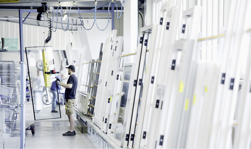 



Durch eine moderne Software wird der Anteil manueller Routinetätigkeiten in der Fertigung 4.0 künftig weiter abnehmen.
