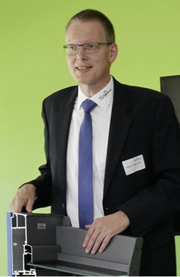 <p>
</p>

<p>
Geschäftsführer Rainer Trauernicht 
</p> - © Foto: Matthias Rehberger / GLASWELT

