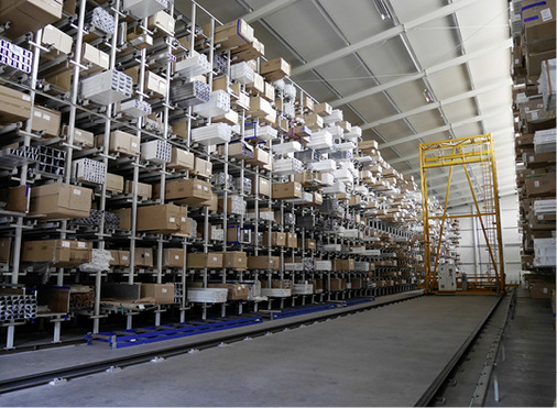 



Das Hochregallager von TS Alu umfasst 1800 Lagerplätze. 
