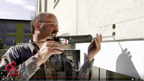 



Videos auf Youtube sind der Renner. Dabei gab es diese verstörenden kleinen Filmchen ja schon früher auf kleinen Fernsehern in den Regalen der Baumärkte. Ausreichende Informationen? Weitestgehend Fehlanzeige.
