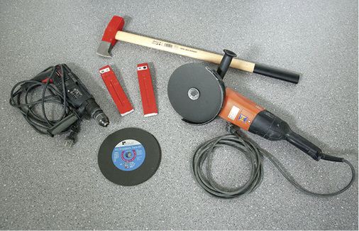 



RC 6 Der erfahrene Täter setzt zusätzlich leistungsfähige Elektrowerkzeuge, wie beispielsweise Bohrmaschine, Stich- oder Säbelsäge und Winkelschleifer ein. Einem solchen Angriff muss das Bauteil mindestens 20 Minuten standhalten.
