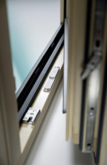 



Der Multisensor mTronic wacht permanent über den Fensterzustand.
