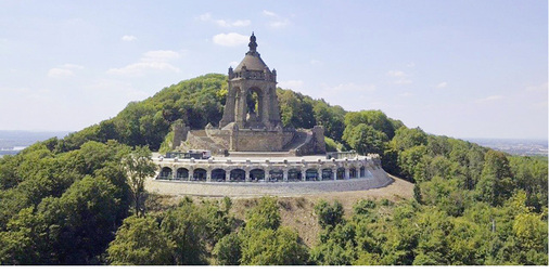 



Das Kaiser Wilhelm Denkmal an der Porta Westfalica nach der Renovierung 
