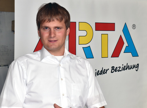 Sebastian Kraft ist Geschäftsführer der Albrecht Fensterbau GmbH, einem Unternehmen der ARTA-Gruppe.