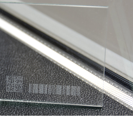 



Glas via RFID vernetzen, hier ein ins Glas eingelaserter Code.
