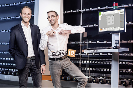 



Der neue LineScanner kann vielfältige Detektionen durchführen, u. a. die Vorspannqualität, Anisotropien und die Kantenmembranspannung prüfen, ebenso das Bruch- und das Temperaturbild sowie eine Dimensionsendkontrolle durchführen. 
