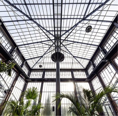 



Die eingesetzten Sicherheitsgläser lassen für die Pflanzen die UV-Strahlen durch.
