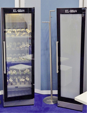<p>
Smart in Bar und Küche: Dieser Kühlschrank mit schaltbarer Glasfront kann live auf dem Messestand in Halle 09 begutachtet werden.
</p>

<p>
</p> - © Foto: KLmegla

