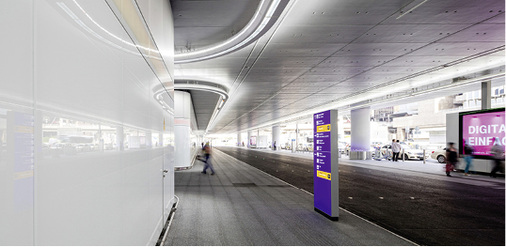 <p>
</p>

<p>
Die beiden 450 m langen Beleuchtungssysteme an den Wänden des Terminals sowie die LED-Flächen verbessern die räumliche Qualität des Vorfahrtsbereichs deutlich.
</p> - © Foto: Jörg Hempel, Aachen

