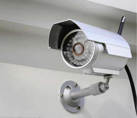 <p>
Die Videoüberwachung per weit sichtbarer Kamera ist ein wichtiger Abschreckungsfaktor für den Einbrecher.
</p>

<p>
</p> - © Foto: Thinkstock / zorpink

