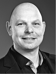 



Marco Streck, Co-Geschäftsführer, SLS: „Die offene Zellstruktur ist das Resultat gezielter thermischer Aktivierung des Treibmittels im Rohmaterial während des Aufschäumens.“
