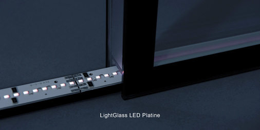 Hier ein Blick auf die LEDs im Abstandhalter-System. Fachbesucher erhalten auf der Messe detaillierte Antworten zum System. - © Glass Technology GmbH
