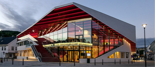 



Das Kulturzentrum im norwegischen Flekkefjord ist ein gelungenes Beispiel für das architektonische Zusammenwirken von Form, Material und Licht.
