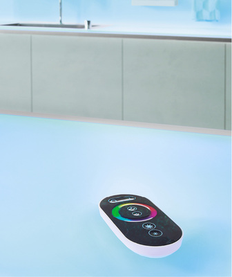 



Gesteuert wird das Licht über eine Fernbedienung oder via Smartphone oder Tablet mithilfe der App „Magic Home“ 
