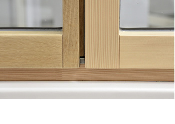 



Schmale Flügelprofile ermöglichen größere Glasflächen. Das bringt bis zu 20 % mehr Glasanteil und damit mehr Tageslicht gegenüber herkömmlichen Systemen.
