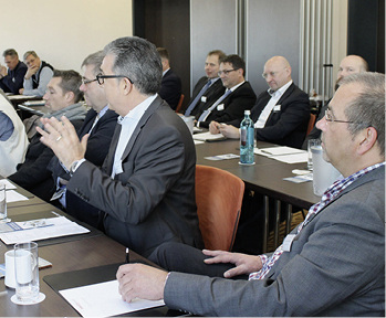 
Publikum bei der letzten Klebetagung 2017 



