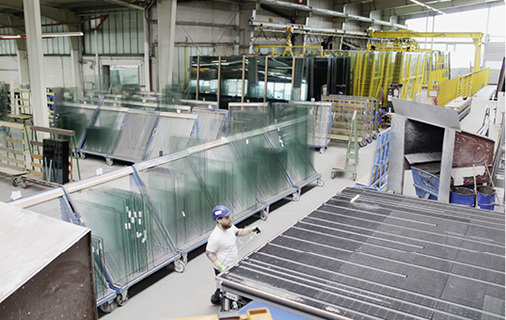 



In 2017 produzierte Gethke 438 000 m² Isolierglas, davon war ein Drittel 3-fach-ISO.
