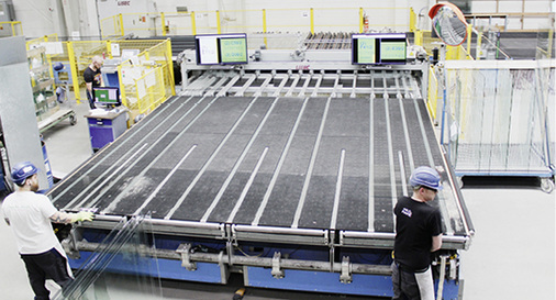 



„Zahlendreher, der Nachschnittzettel, lange Wege, lange Wartezeiten und zusätzlicher Sortieraufwand gehören mit dem Lisec-Optimierungstool der Vergangenheit an.
