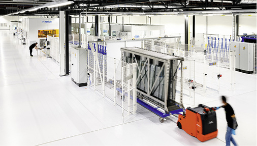 



Hier ein Blick in die Merck-Produktion für Flüssigkristallglas-Module in Veldhoven (Niederlande). 
