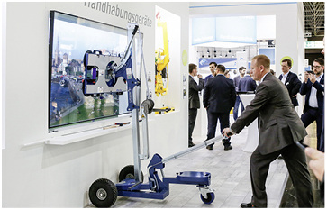 



An vielen Ständen konnten die Fachbesucher selbst Hand anlegen, wie hier bei Bohle.
