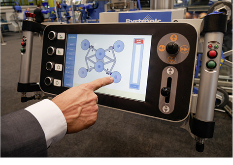 



Mit B’Vacoom präsentierte Bystronic glass eine völlig neue Generation an Handlinggeräten, neu daran ist auch die Steuerung, die an ein überdimensionales Smartphone erinnert. 
