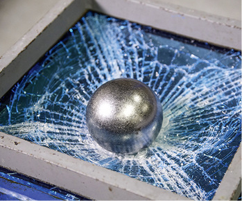 



Mit Super Tough bietet Everlam eine steife PVB-Lösung an, die zusätzliche Stärke und Sicherheit bietet.
