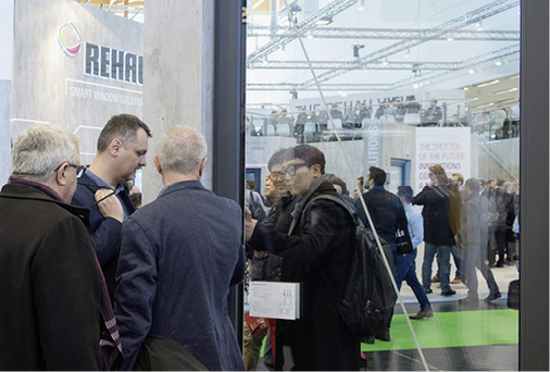 <p>
</p>

<p>
Auf der FENSTERBAU 2018 wurde bereits angedeutet, dass mit der neuen Profilrezeptur auch größere Elemente ohne Stahlverstärkung zu realisieren sind. 
</p> - © Foto: Rehau

