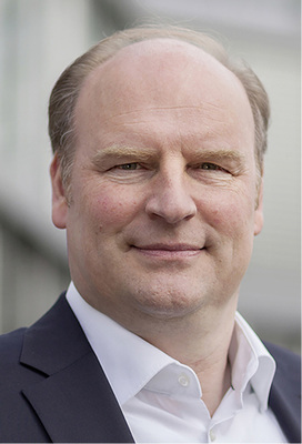 



Carsten Heuer, Divisionsleiter Window Solutions und Mitglied der Geschäftsleitung
