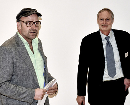 



Einen Besuch stattete ein sauerländischer Tischler den fensterbauenden Tagungsteilnehmern ab und nahm diese gehörig auf´s Korn. Rechts im Bild betriebstechnischer Berater Ulrich Leber.
