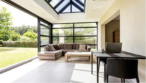 



Wohnraumerweiterung mit Fenster- und Schiebesystemen sowie einem Arkadendach von aliplast
