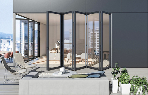 



Wicona zeigt mitWicslide 75FD eine Faltschiebetür, die mit bis zu 10 Flügeln eine Elementgesamtbreite von 12 000 mm bei einer Höhe von über 3000 mm abdecken kann. Die Tür lässt sich barrierefrei einwärts oder auswärts öffnen.
