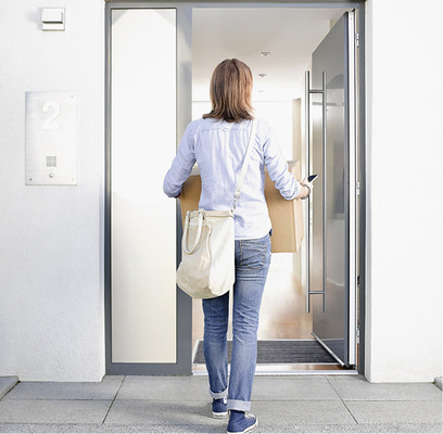 



Ein einheitlich edles Erscheinungsbild und neue Funktionalitäten machen die neuen KFV-Zutrittskontrollen zu einer hervorragenden Wahl für hochwertige Wohnkonzepte.
