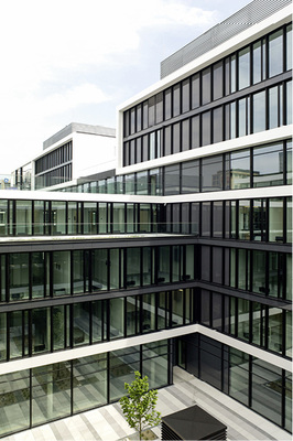 



 Auf der BAU feiert Infrastop Q 60/25 seine Premiere, ein hochselektives Sonnenschutzglas von Pilkington.
