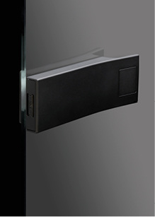 



CRL zeigt ein Elektronik-Schloss für Glastüren, das auf Berührung öffnet.
