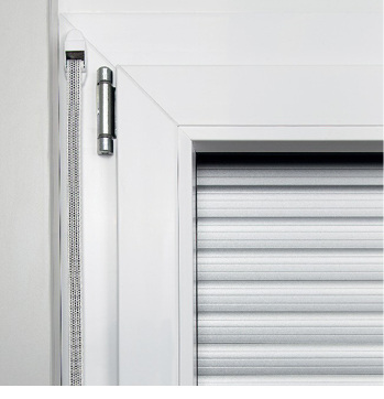 
SecuKit bietet mit der zusätzlichen Gurtbedienung für den Notfall Lösungen für den zweiten Rettungsweg.



