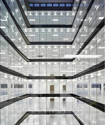 



Gerade im Gebäudeinneren spielt der Brandschutz mit Glas eine zunehmend wichtigere Rolle.
