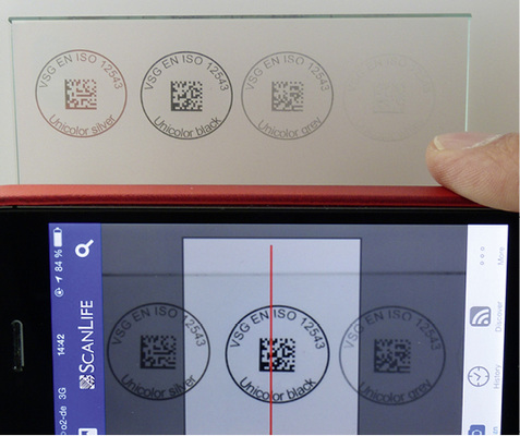 <p>
Im Rahmen von Digitalisierung und Vernetzung von Fertigungsprozessen gewinnt die Lasertechnologie als Kennzeichnungsverfahren an Relevanz, denn jedes Glas muss im Prozess und auch danach verfolgbar sein. 
</p>

<p>
</p> - © Foto: Hegla

