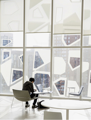 
Das Student Learning Centre der Ryerson University in Toronto, Kanada, wurde mit 3000 Hochleistungs-ISO-Einheiten ausgestattet. Thermix Abstandhalter von Ensinger ermöglichen einen U
W
 = 0,96 W/(m²K), zertifiziert mit dem Leed in Gold. 



