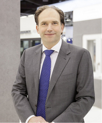 



Geschäftsleiter Vertrieb bei Winkhaus Timm Scheible freut sich über das große Interesse an den Nachrüstbeschlägen. 
