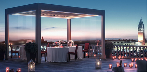 



Das Lamellendach Ventur bietet zusammen mit der Ventur Side M Überdachung, Sicht- oder Windschutz, ganz wie es beliebt.
