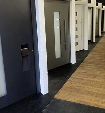 



Das Angebot im R+S Bereich wird durch Haustüren und Tore sinnvoll ergänzt.
