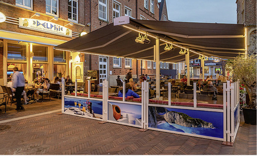 
Zusätzliche Windschutzwände bieten einen wichtigen Wind- und Wetterschutz für den Gast wenn es mal kälter wird, oder der Regen von der Seite kommt.



