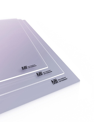 <p>
</p>

<p>
Die Lasermarkierung mit dem ES-Guard-System ermöglicht die eindeutige und vor allem maschinell lesbare Markierung von Monogläsern ebenso wie von Isolierglaseinheiten.
</p> - © Foto: Hegla

