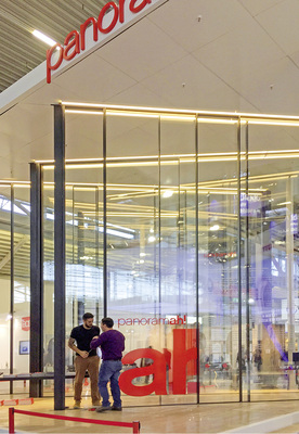 



Big is beautiful auf der BAU 2019: Bei panoramah! ist das Glas die selbsttragende Hauptkomponente.
