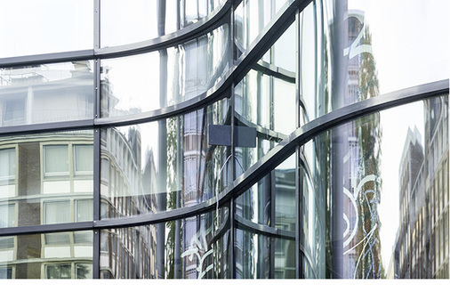 



Der Metallbau von der Ausführungsplanung bis zur Umsetzung sowie die Herstellung der Gläser lag in den Händen der Hunsrücker Glasveredelung Wagener GmbH . 
